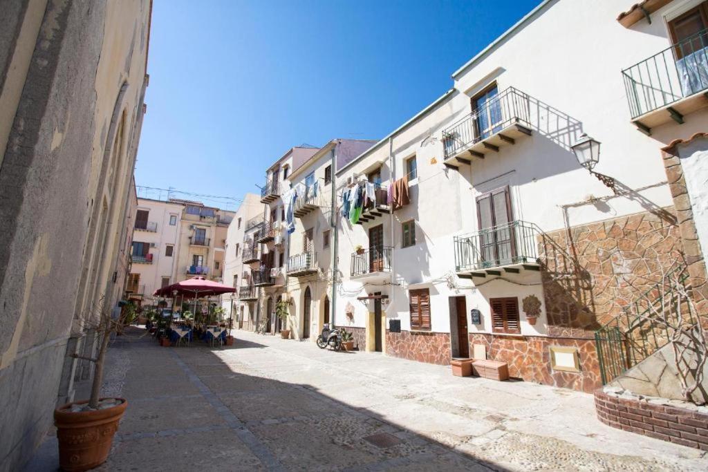 Апартаменты La Piazzetta Чефалу Экстерьер фото